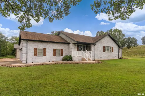 1122 S WOLF CREEK RD, Carbondale, IL 62902