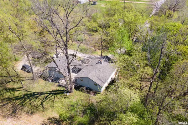135 Ashwood LN, Anna, IL 62906