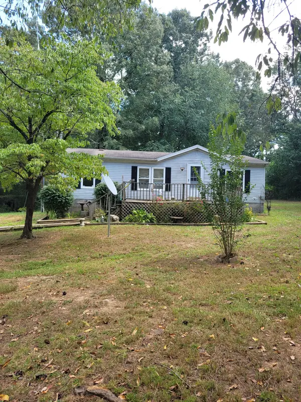 145 Edgewood Ln, Winchester, TN 37398