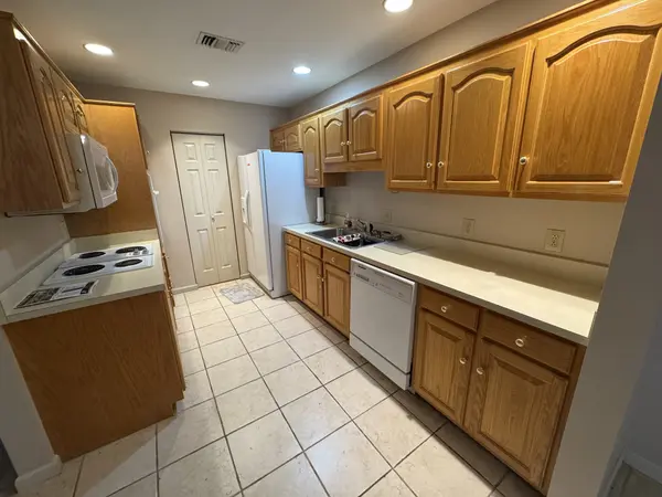410 Castlewood Ln, Lebanon, TN 37087
