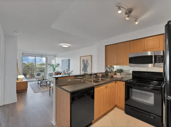 1040 The Queensway AVE N #502, Toronto W08, ON M8Z 0A7