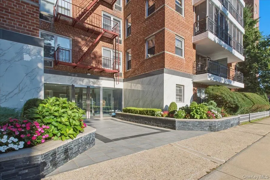 66-15 Thornton PL #4G, Rego Park, NY 11374