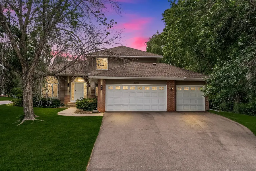 8901 Dunbar Knoll N, Brooklyn Park, MN 55443