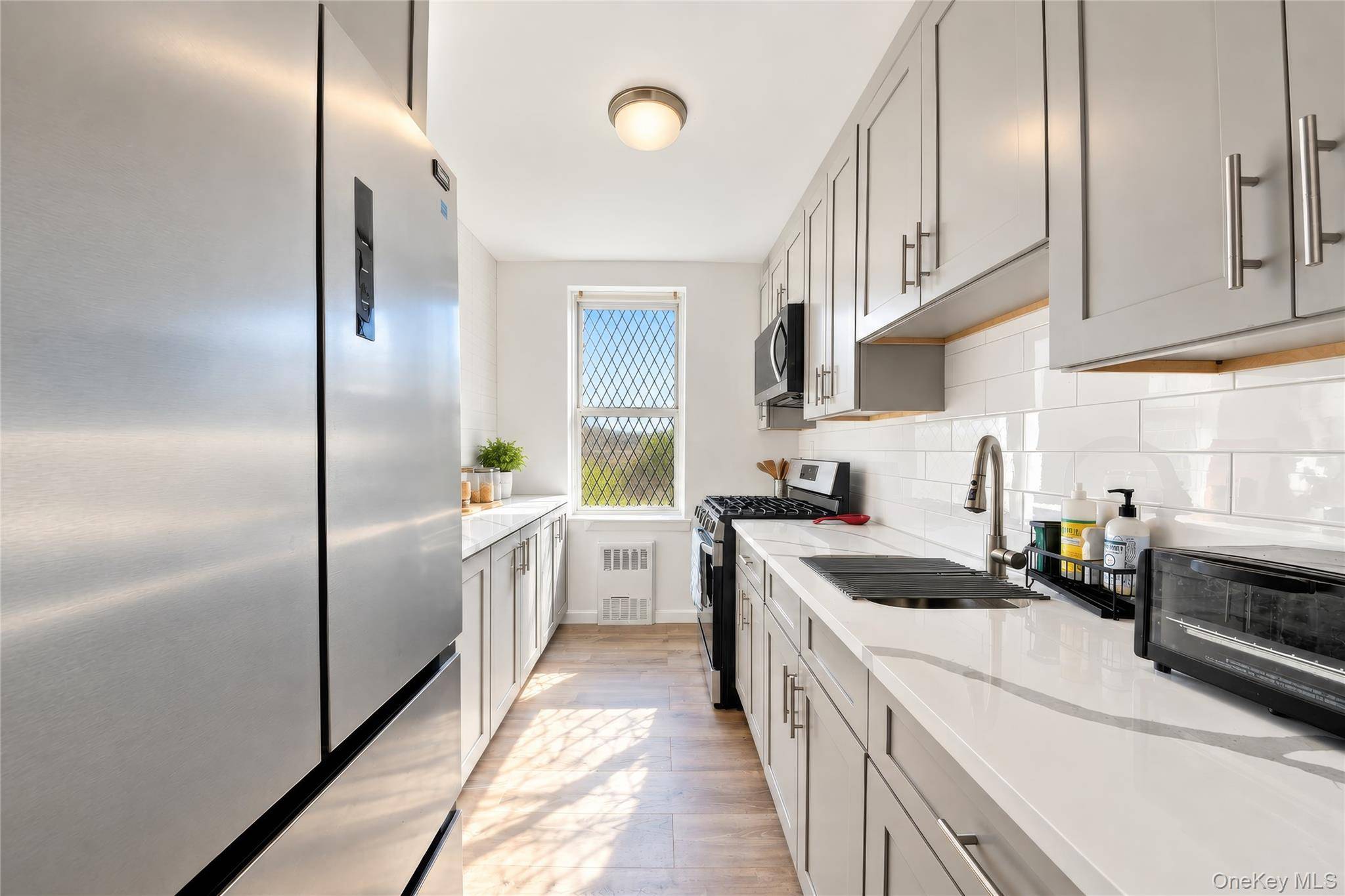 300 N Broadway #4M, Yonkers, NY 10701