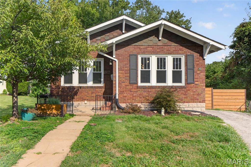 423 Heman DR, Kirkwood, MO 63122