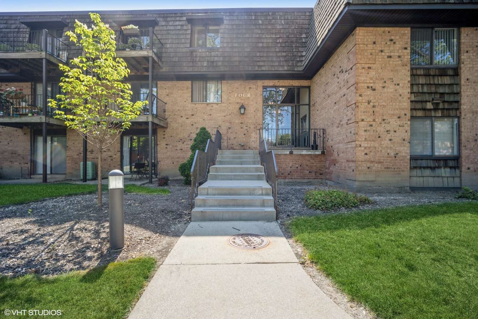 4 Oak Creek DR #1504, Buffalo Grove, IL 60089
