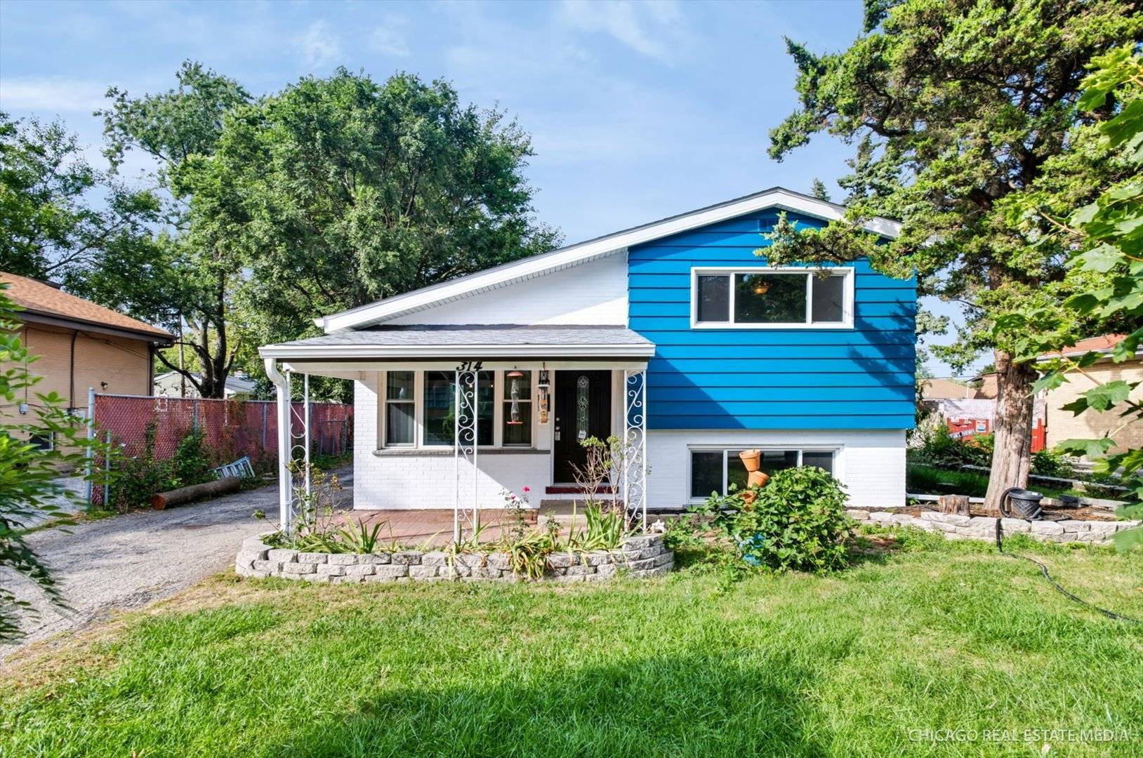 314 E Vermont ST, Villa Park, IL 60181