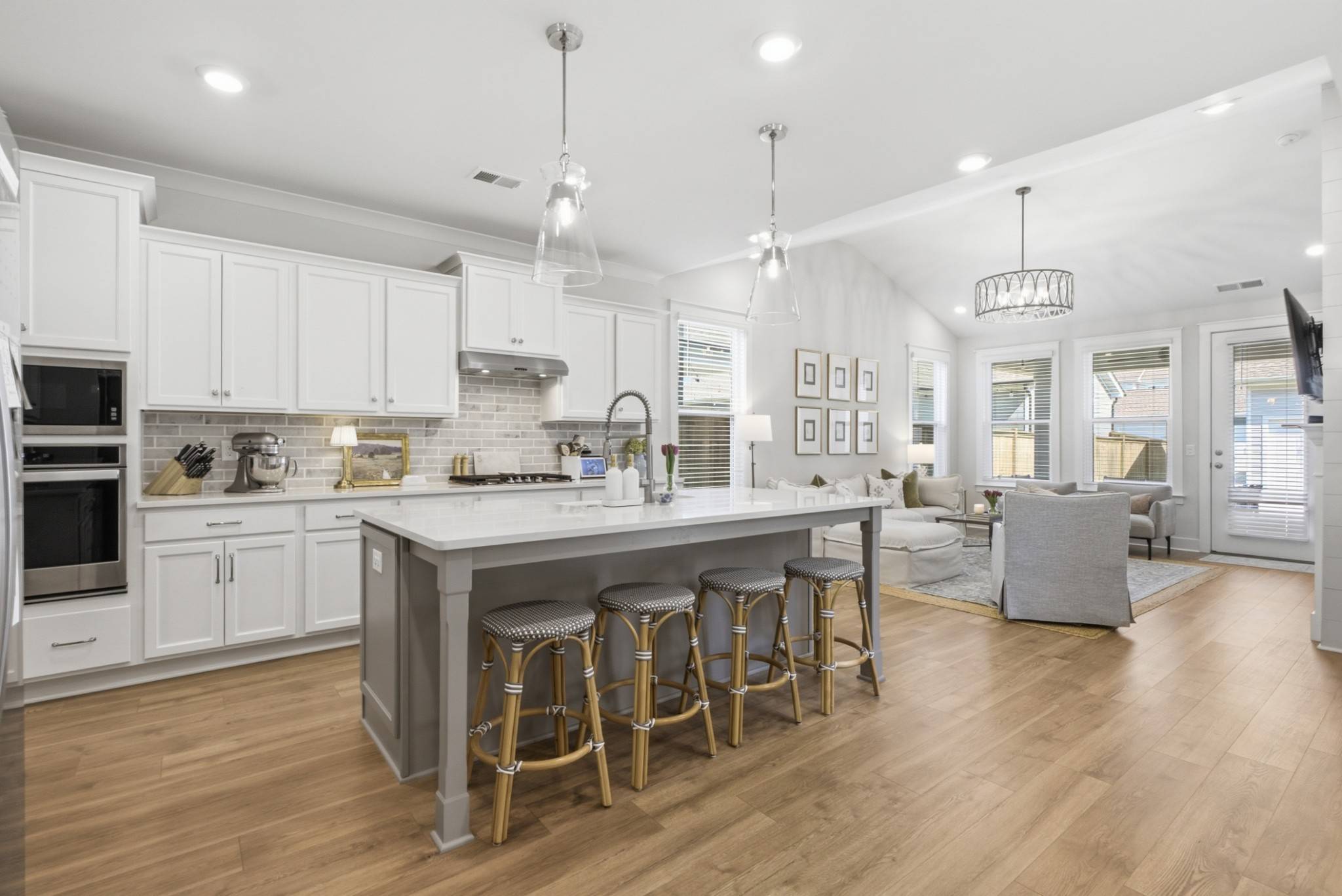 240 Southmen Ln, Spring Hill, TN 37174