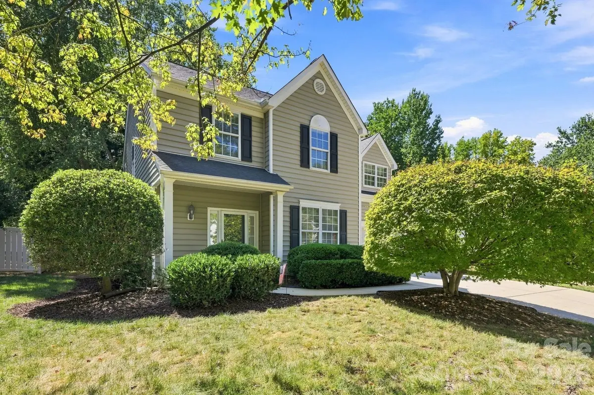 10018 Glencrest DR, Huntersville, NC 28078