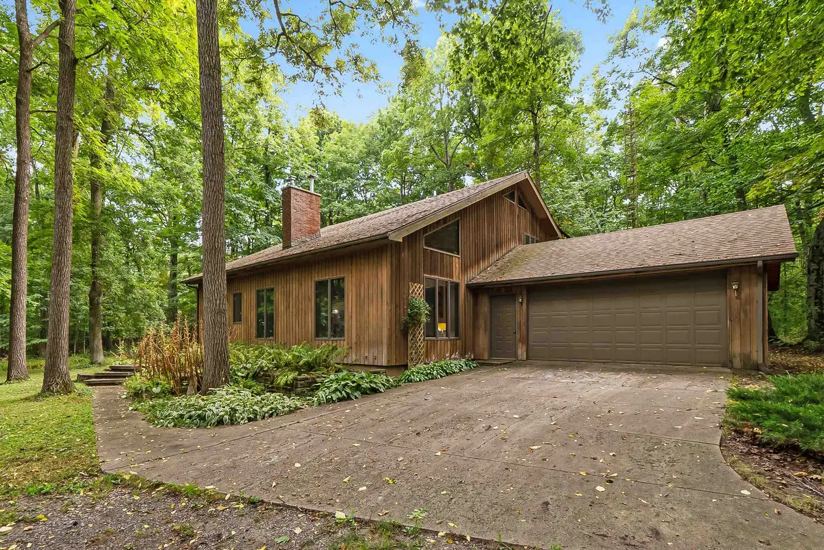 385 S 200 E ***, Angola, IN 46703-8977