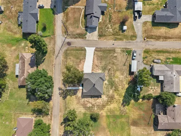 106 Royal Street, Gilmer, TX 75645