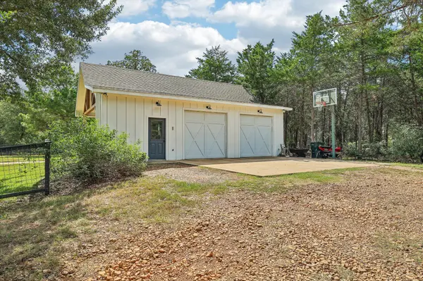3199 County Road 103, Paige, TX 78659