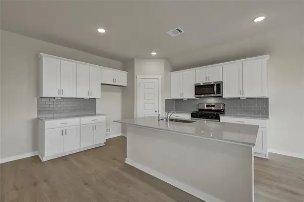 160 Davis Mountain CV, Lockhart, TX 78644