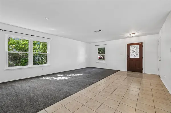 471 Thicket LN, Kyle, TX 78640