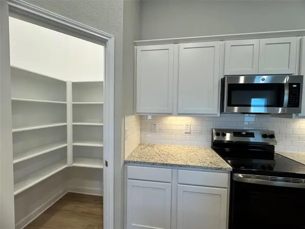 131 Schrader DR #B, Buda, TX 78610