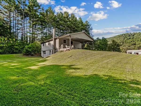 1840 White Oak RD, Burnsville, NC 28714
