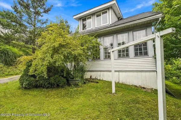 206 Main AVE, Clarks Summit, PA 18411