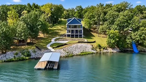 430 Lake Viking TER, Gallatin, MO 64640
