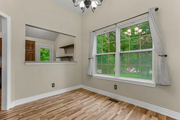 21408 W 51st TER, Shawnee, KS 66218
