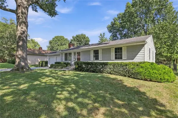 8703 Belleview AVE, Kansas City, MO 64114