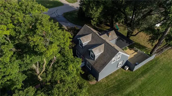 3822 Seneca ST, St Joseph, MO 64507