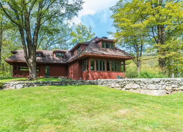 52 Camp Ridge RD, Wallkill, NY 12589