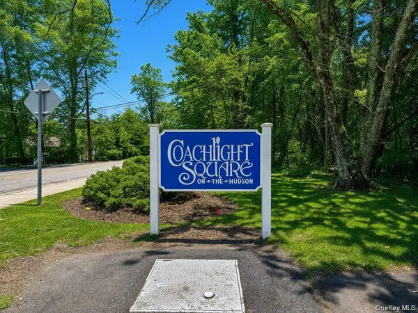 5 Coachlight SQ, Montrose, NY 10548