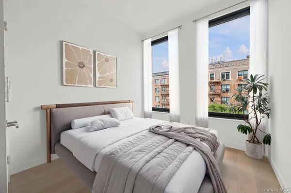 21-21 31st ST #4J, Astoria, NY 11105