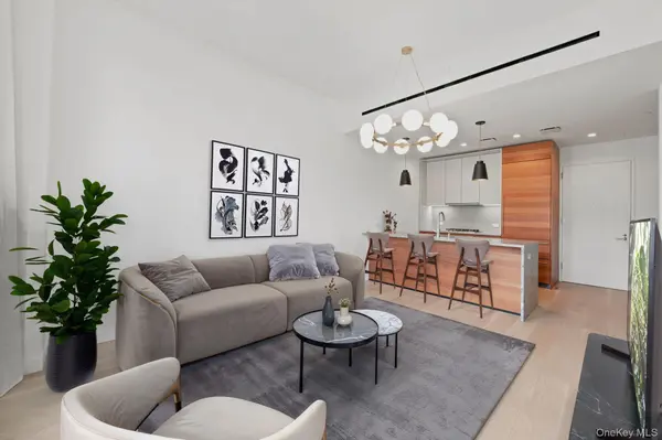 21-21 31st ST #4J, Astoria, NY 11105