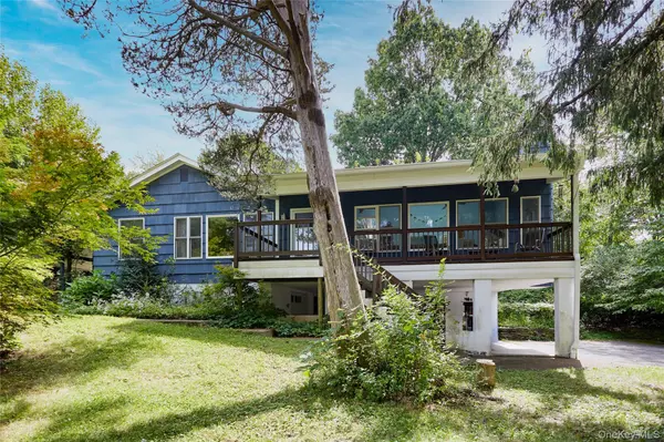 17 Merriewold LN, Monroe, NY 10950