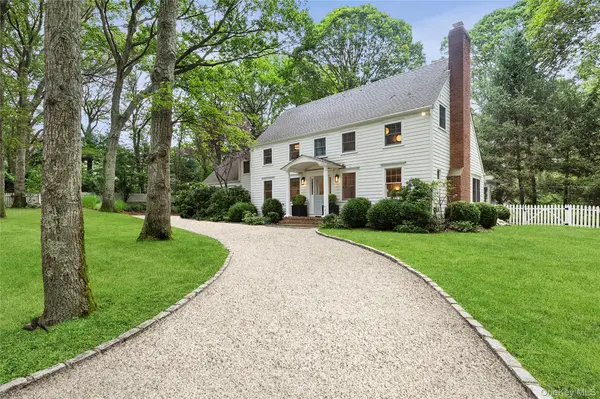 16 Stock Farm LN, Sag Harbor, NY 11963