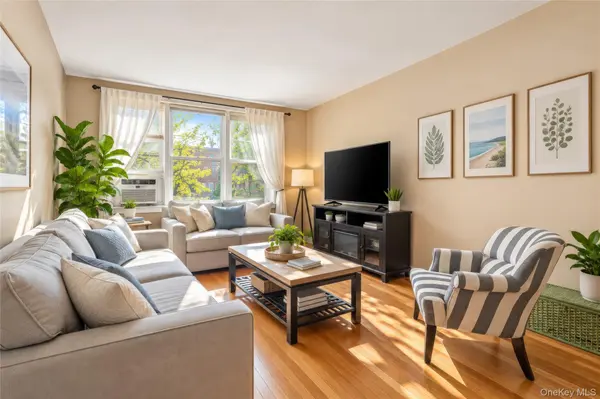 300 N Broadway #4M, Yonkers, NY 10701