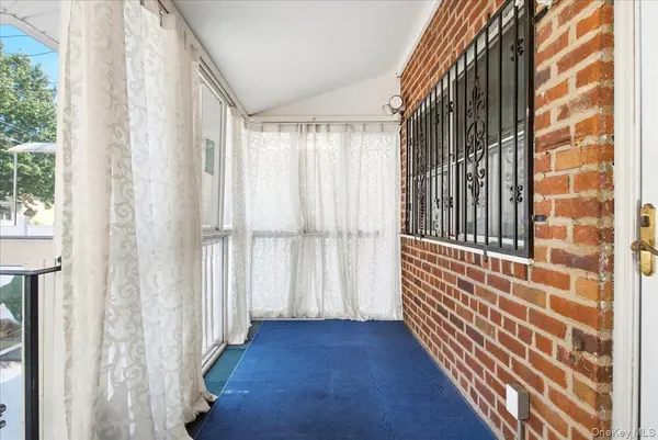 77-32 160th ST, Fresh Meadows, NY 11366