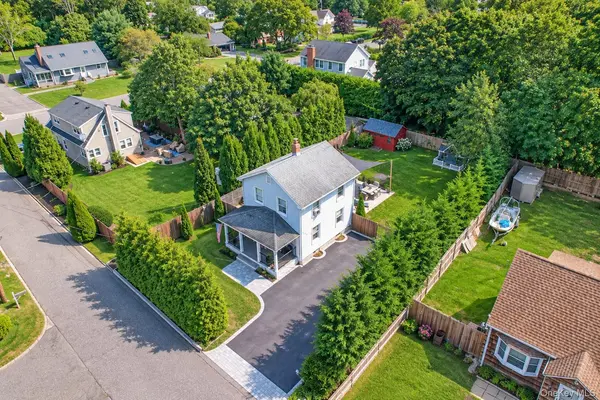 9 Jennings AVE, Center Moriches, NY 11934