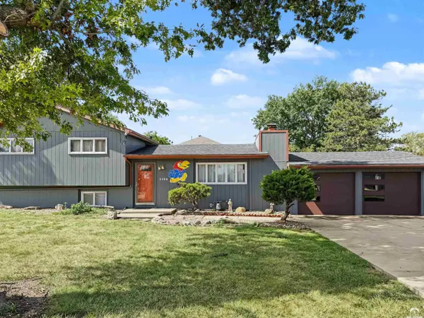 1103 Kasold DR, Lawrence, KS 66049