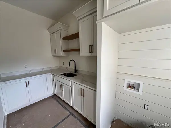 753 Silver Buck LN, Chesterfield, MO 63005