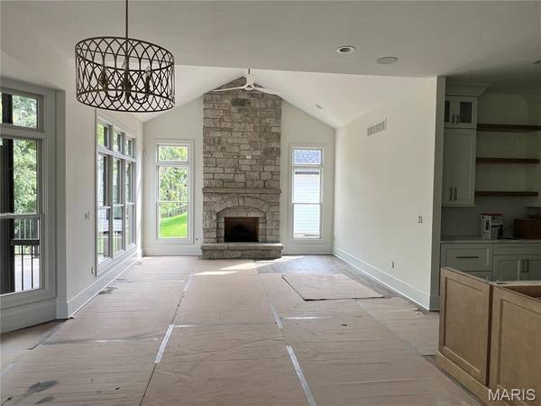 753 Silver Buck LN, Chesterfield, MO 63005