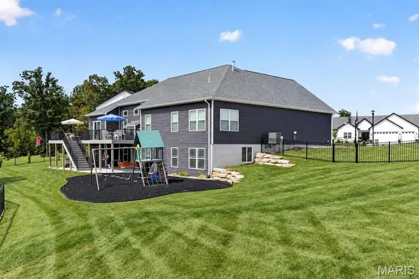 512 Spruce Hollow CT, Wentzville, MO 63385