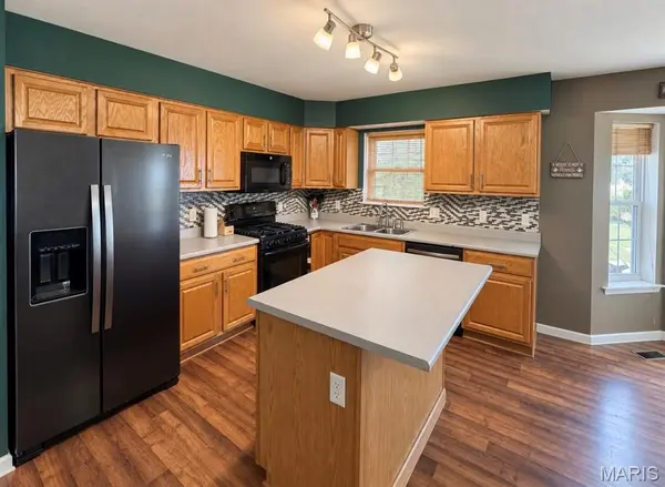 1225 Shingle Oak CT, Troy, MO 63379