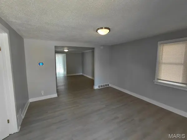 10169 Imperial DR, St Louis, MO 63136