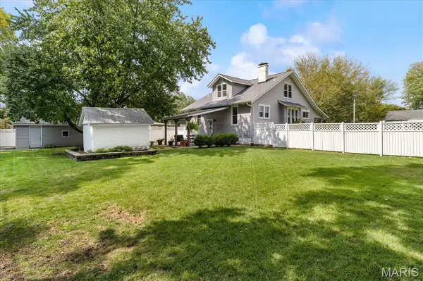 1916 N Charles ST, Belleville, IL 62221
