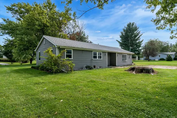 11211 Ridgewood RD, Milan, IL 61264