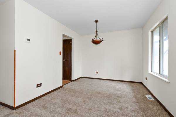 20823 S Acorn Ridge DR, Frankfort, IL 60423