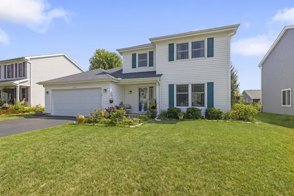 1525 Candlewood DR, Crystal Lake, IL 60014