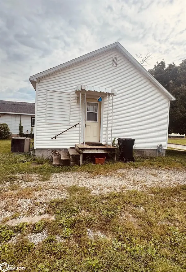 911 Lee AVE, Ottumwa, IA 52501