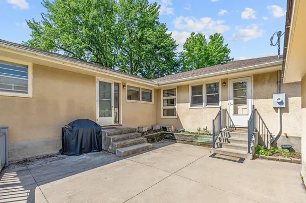 845 Spencer ST S, Shakopee, MN 55379
