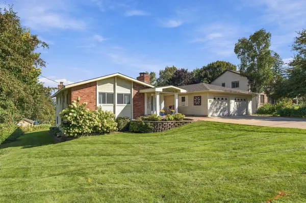 8792 154th ST W, Prior Lake, MN 55372