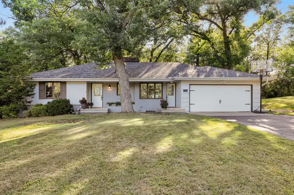 3523 Arbor LN, Minnetonka, MN 55305