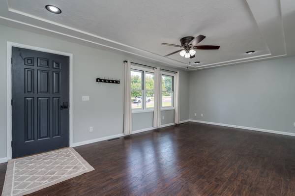 107 Meadow LN, Janesville, MN 56048