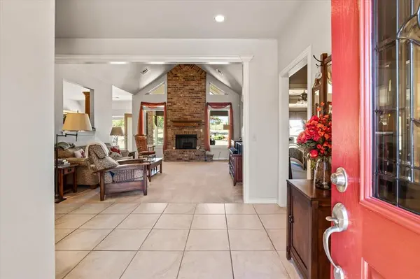 8149 Linda LN, Guthrie, OK 73044